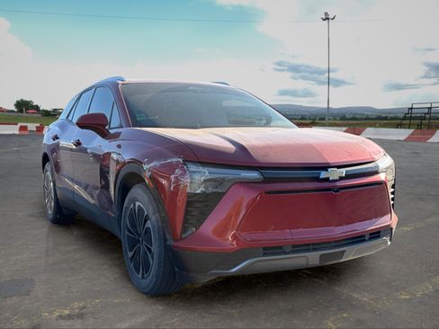 Used 2024 Chevrolet Blazer EV LT AWD/4WD image 2