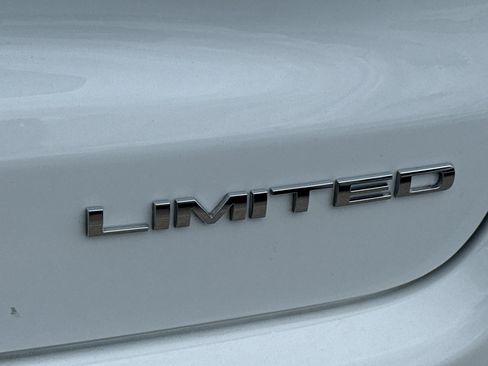 Used 2025 Jeep Compass Limited AWD/4WD image 8