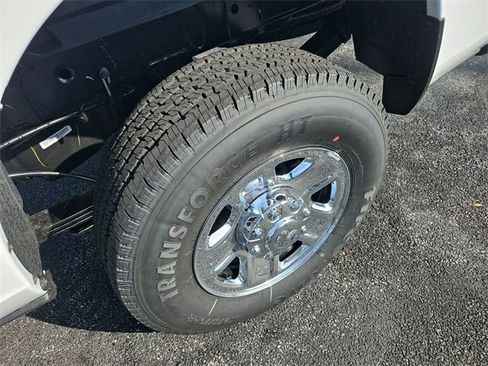 Used 2024 RAM 3500 Tradesman w/ Chrome Appearance Group image 38