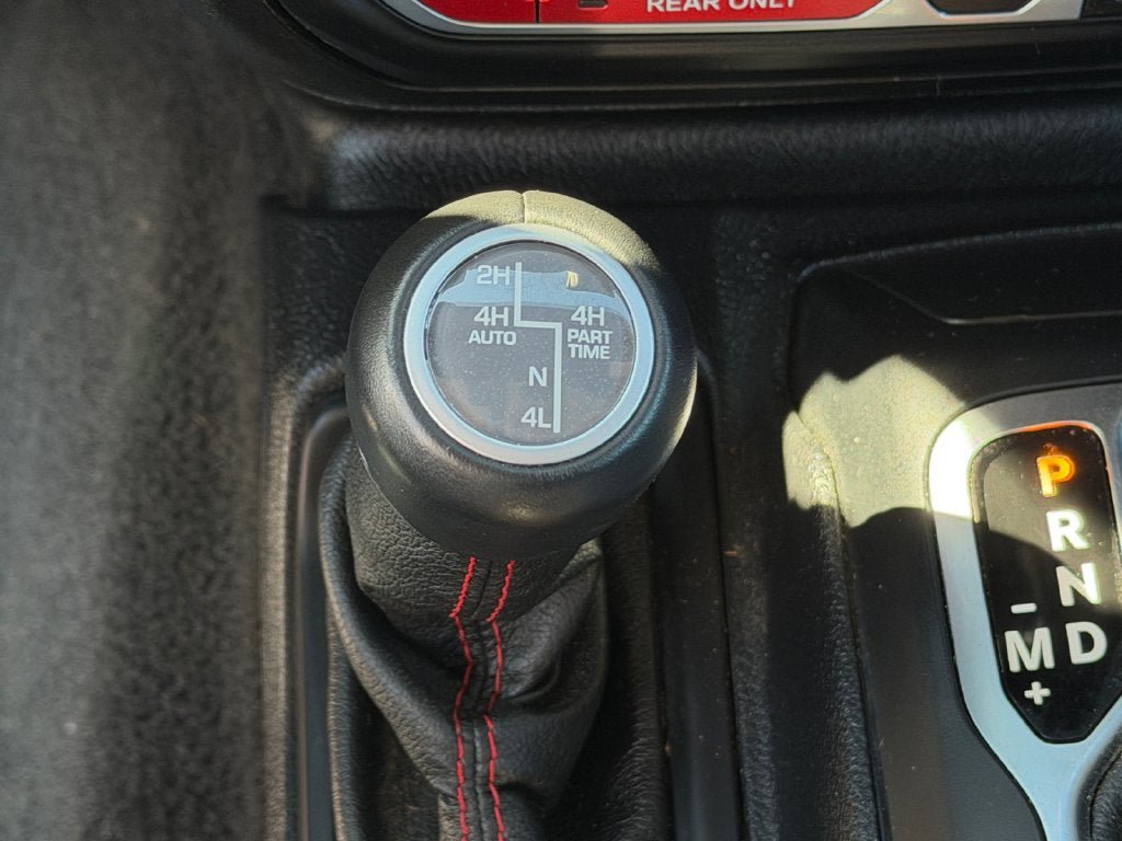 Used 2021 Jeep Gladiator Rubicon w/ Uconnect 4C Nav & Sound Group AWD/4WD image 34