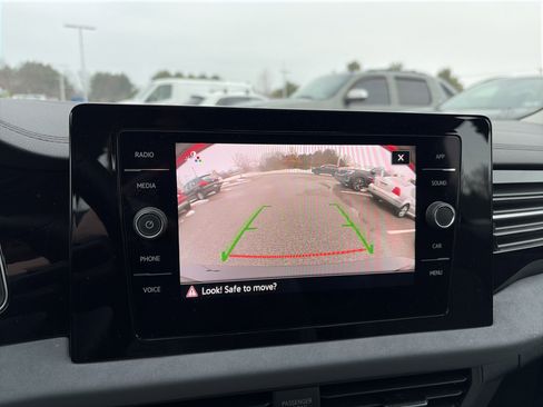 Certified 2025 Volkswagen Jetta SE image 29