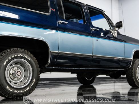 Used 1990 GMC Suburban 4WD image 27