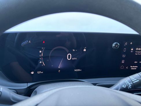 Used 2025 Buick Envista Preferred image 40