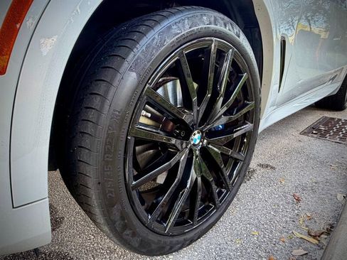 Used 2022 BMW X5 xDrive40i w/ M Sport Package image 19