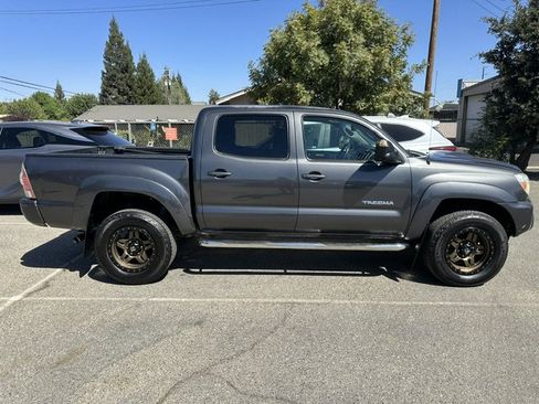 Used 2013 Toyota Tacoma PreRunner w/ TRD Sport Pkg RWD image 13