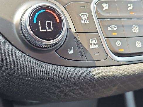 Used 2020 Chevrolet Malibu LT FWD image 18