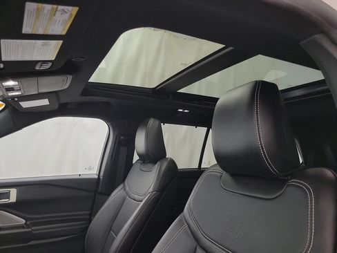 Used 2020 Ford Explorer ST w/ Premium Technology Package AWD/4WD image 9