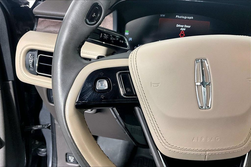 Used 2023 Lincoln Aviator Reserve w/ Equipment Group 201A AWD/4WD image 18