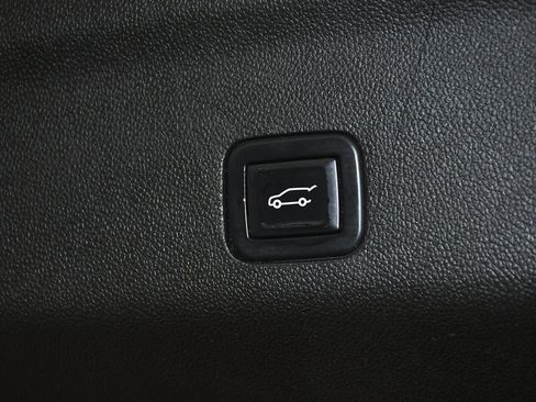 Used 2022 Chevrolet Tahoe LT w/ Luxury Package image 67