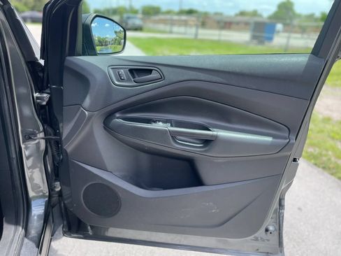 Used 2017 Ford Escape S FWD image 33