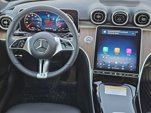 Used 2025 Mercedes-Benz C 300 Sedan image 26