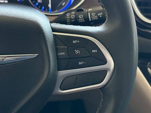 Used 2023 Chrysler Voyager LX FWD image 28
