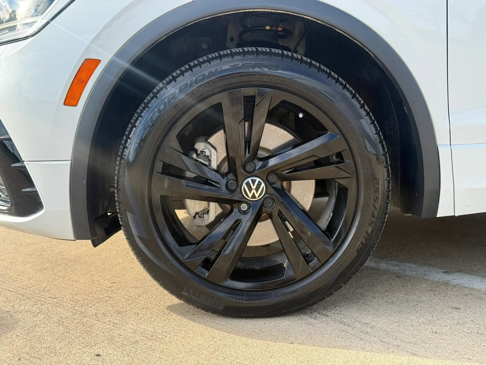 Used 2023 Volkswagen Tiguan SE R-Line FWD image 14