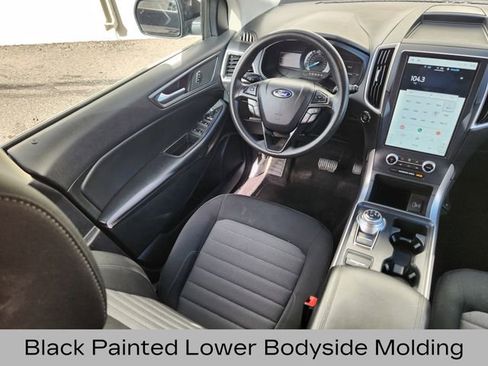 Certified 2023 Ford Edge SE w/ Black Appearance Package image 13