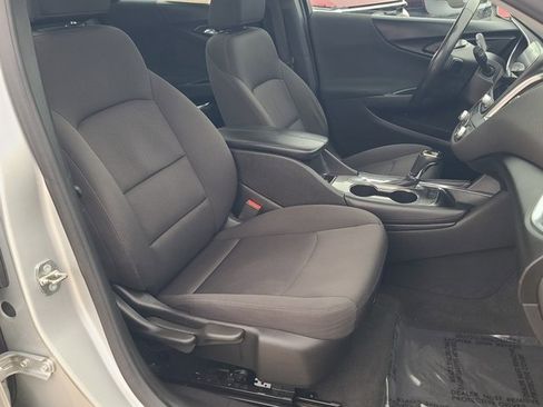 Used 2018 Chevrolet Malibu LT image 11