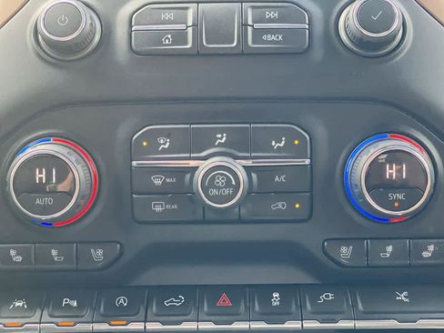 Used 2019 Chevrolet Silverado 1500 High Country image 22