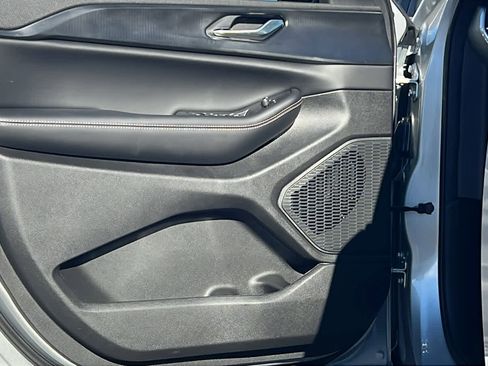 New 2025 Jeep Grand Cherokee Altitude image 23