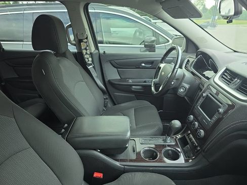 Used 2017 Chevrolet Traverse LT w/ Style and Technology Package FWD image 10