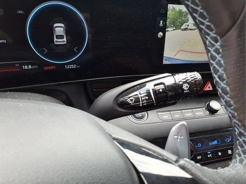 Used 2025 Hyundai Elantra N FWD image 21