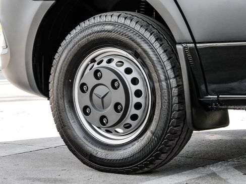 Used 2021 Mercedes-Benz Sprinter 3500 image 47