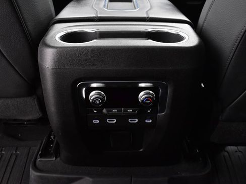 Used 2022 GMC Yukon Denali w/ Denali Ultimate Package image 33