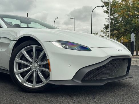 Used 2023 Aston Martin V8 Vantage Roadster RWD image 33
