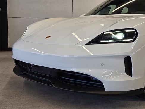 Used 2025 Porsche Taycan RWD image 25