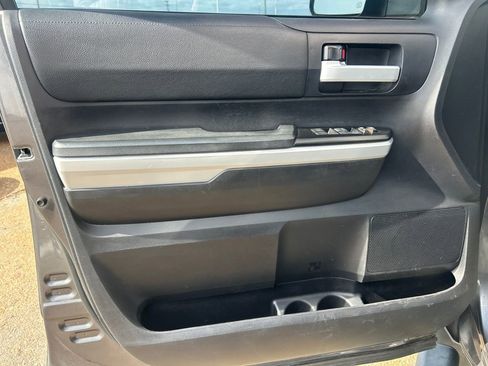 Used 2020 Toyota Tundra SR5 w/ SR5 Leather Package image 6
