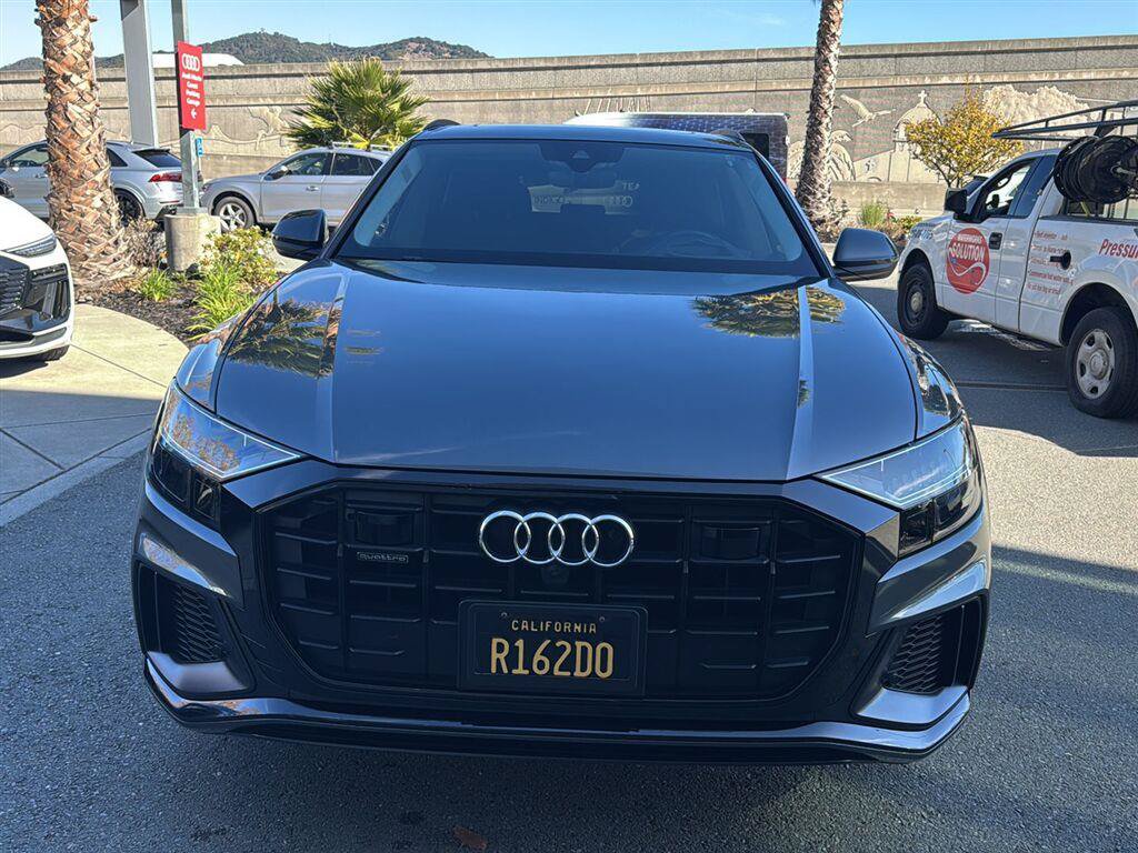 Used 2019 Audi Q8 Prestige w/ Luxury Package AWD/4WD image 3