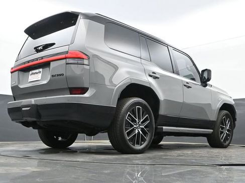 Used 2025 Lexus GX 550 w/ Cold Area Package image 11