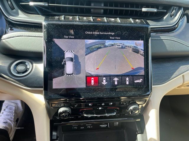 Used 2023 Jeep Grand Cherokee Limited w/ Luxury Tech Group II AWD/4WD image 33