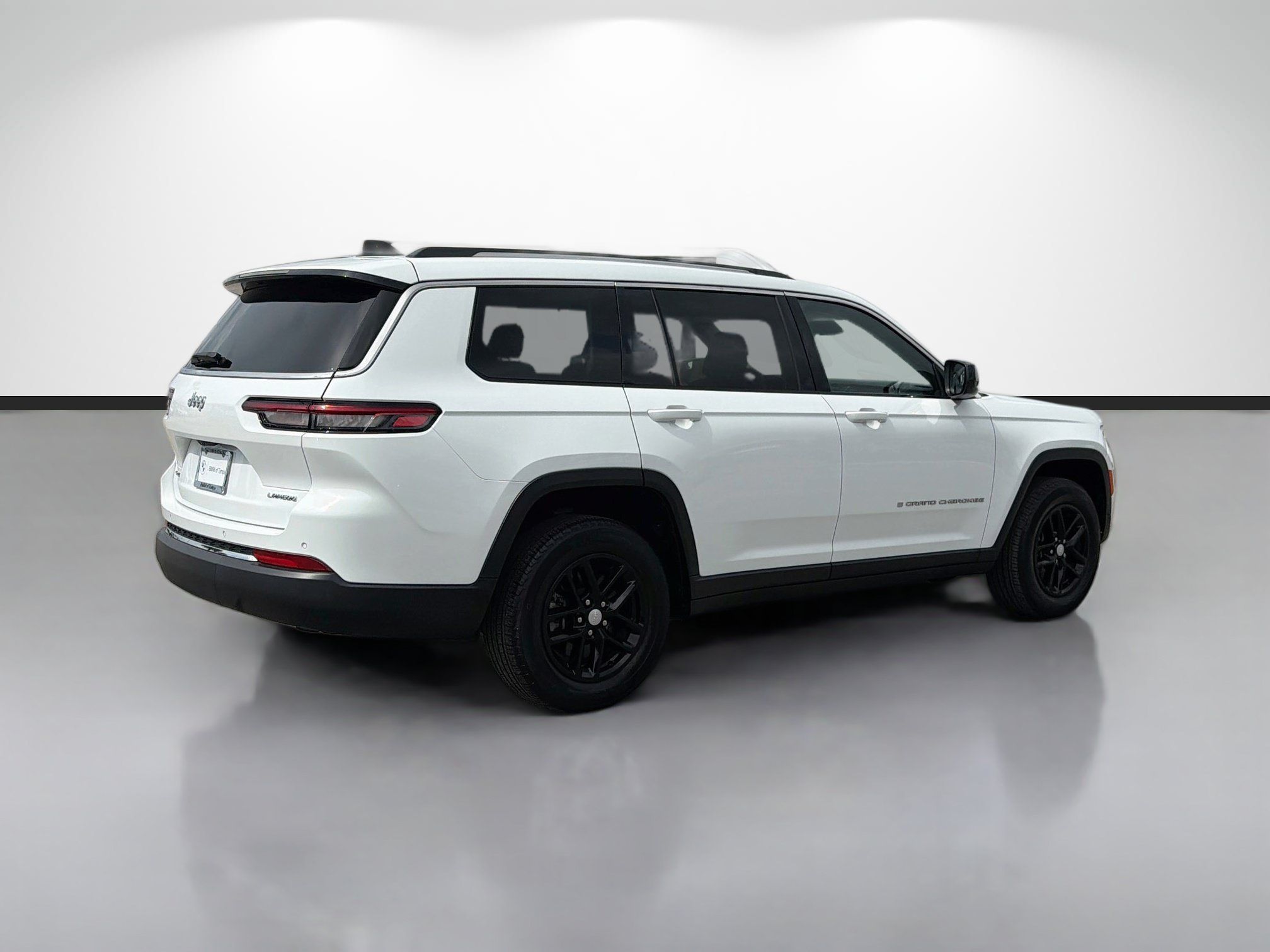 Used 2023 Jeep Grand Cherokee L Laredo AWD/4WD image 3
