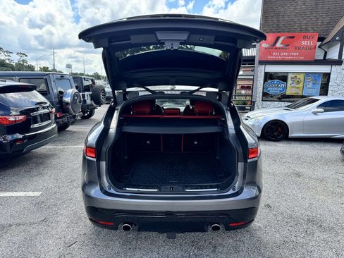 Used 2019 Jaguar F-PACE S image 4