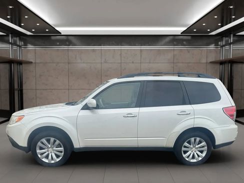 Used 2011 Subaru Forester 2.5X Premium image 3