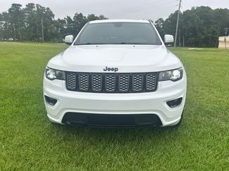 Used 2019 Jeep Grand Cherokee Altitude AWD/4WD video 3