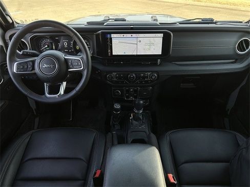 Used 2024 Jeep Wrangler Unlimited Sahara w/ Technology Group image 15