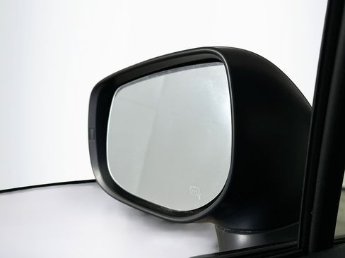 Used 2019 Subaru Crosstrek 2.0i Premium image 16