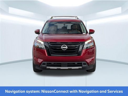 Certified 2024 Nissan Pathfinder Platinum w/ Black Appearance Package FWD image 12