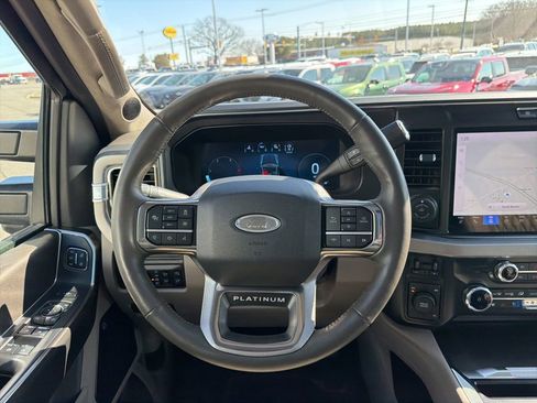 Certified 2025 Ford F450 Platinum w/ Platinum Plus Package image 25