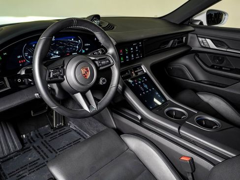 Certified 2025 Porsche Taycan image 4