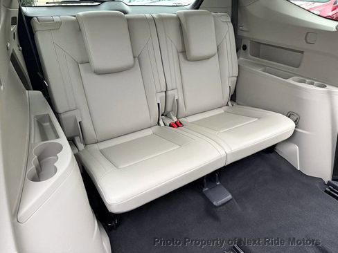 Used 2019 Volkswagen Atlas SE w/ Towing Package image 16