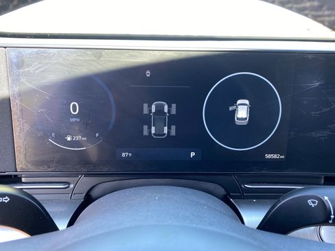Used 2024 Hyundai Kona Limited AWD/4WD image 32