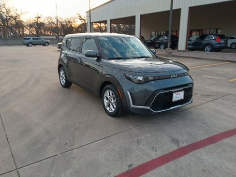 Used 2024 Kia Soul LX w/ Option Group 015 image 3