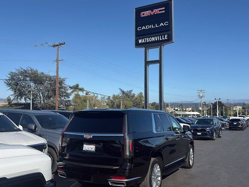 Used 2023 Cadillac Escalade ESV Premium Luxury RWD image 6