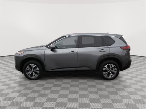 Used 2023 Nissan Rogue SV image 7