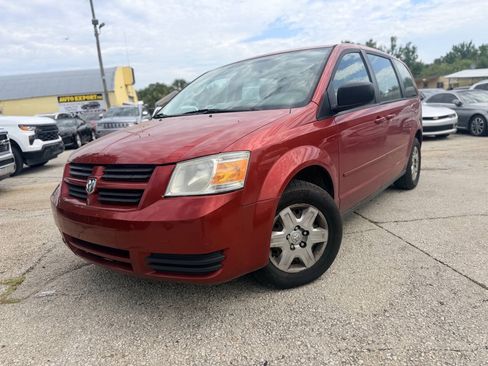Used 2010 Dodge Grand Caravan SE FWD image 2