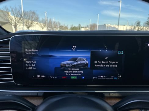 Used 2025 Mercedes-Benz GLE 450e 4MATIC image 21