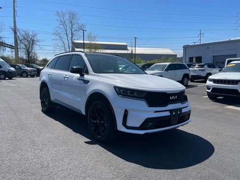 Used 2023 Kia Sorento SX AWD/4WD image 1