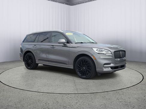 Used 2021 Lincoln Aviator Reserve w/ Equipment Group 210A AWD/4WD image 2