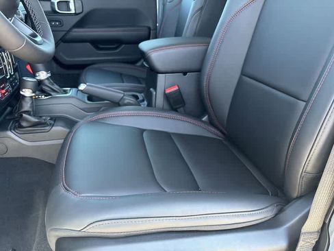 New 2025 Jeep Wrangler Unlimited Rubicon image 15